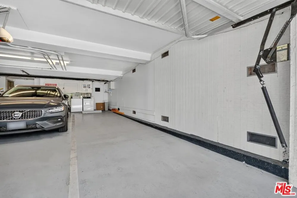 10 19th Avenue #4 Venice, CA 90291