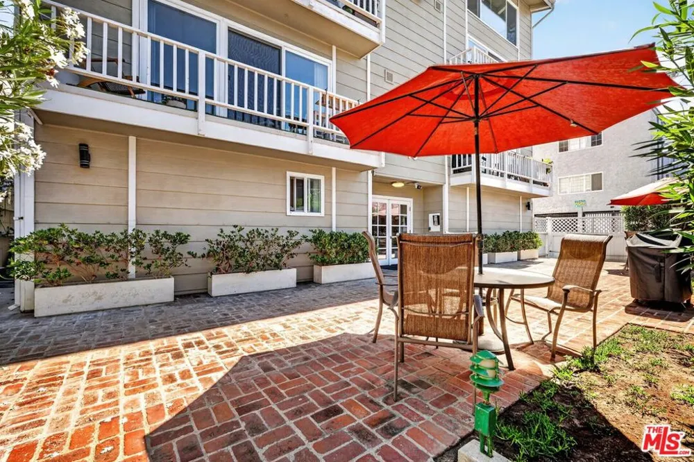 10 19th Avenue #4 Venice, CA 90291