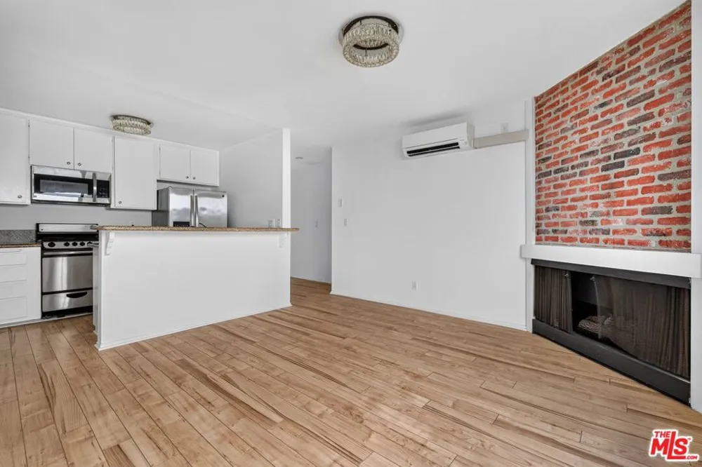 10 19th Avenue #4 Venice, CA 90291