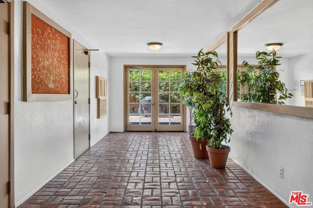 10 19th Avenue #4 Venice, CA 90291