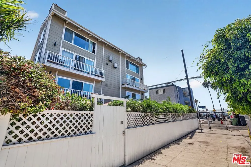 10 19th Avenue #4 Venice, CA 90291