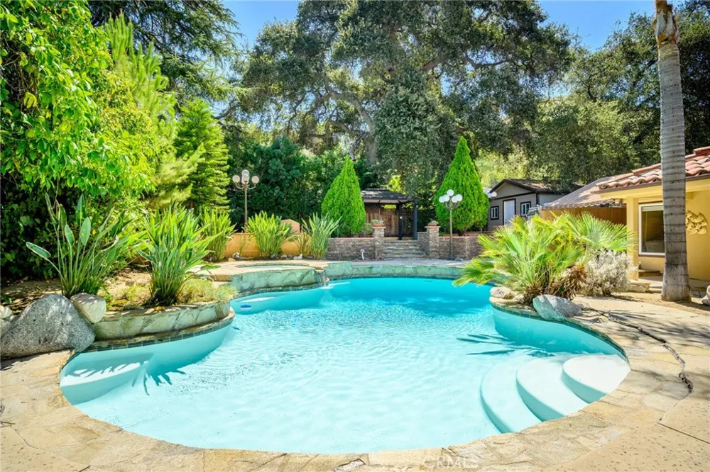 8426 Day Street Sunland, CA 91040