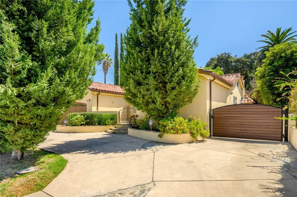 8426 Day Street Sunland, CA 91040