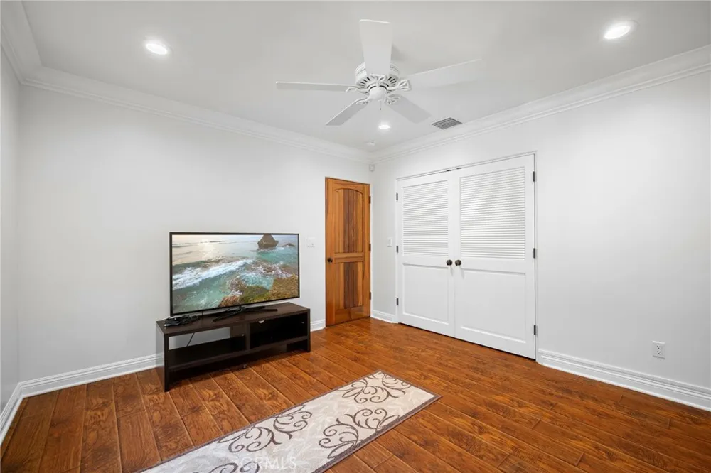 8426 Day Street Sunland, CA 91040