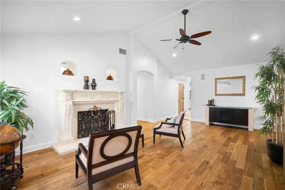 8426 Day Street Sunland, CA 91040