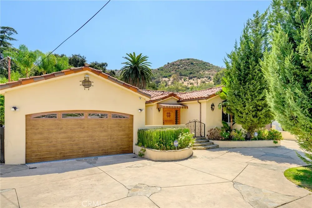 8426 Day Street Sunland, CA 91040
