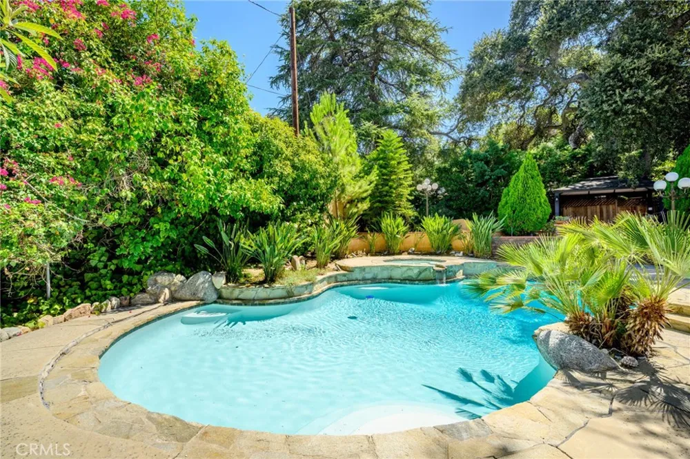 8426 Day Street Sunland, CA 91040