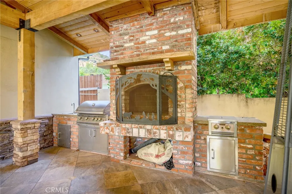8426 Day Street Sunland, CA 91040