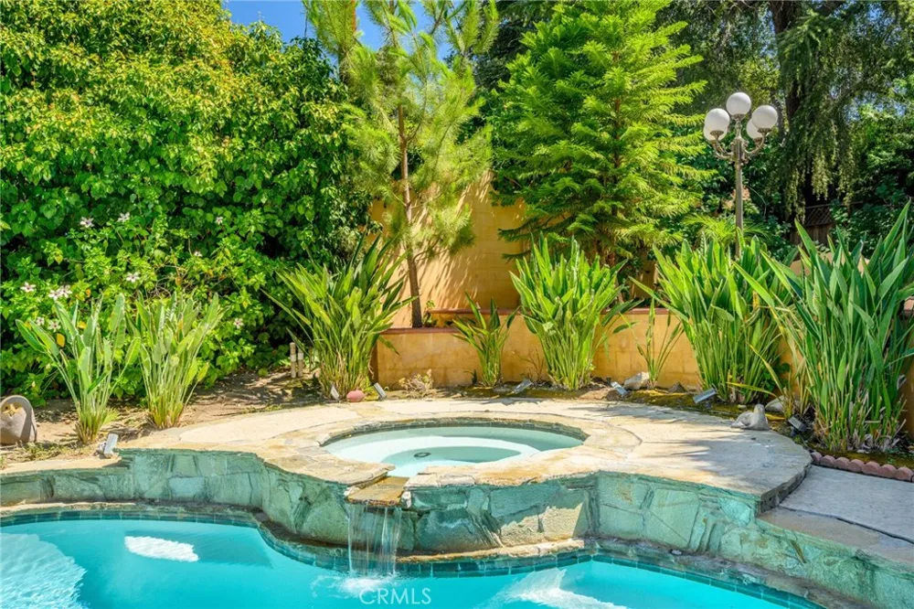 8426 Day Street Sunland, CA 91040