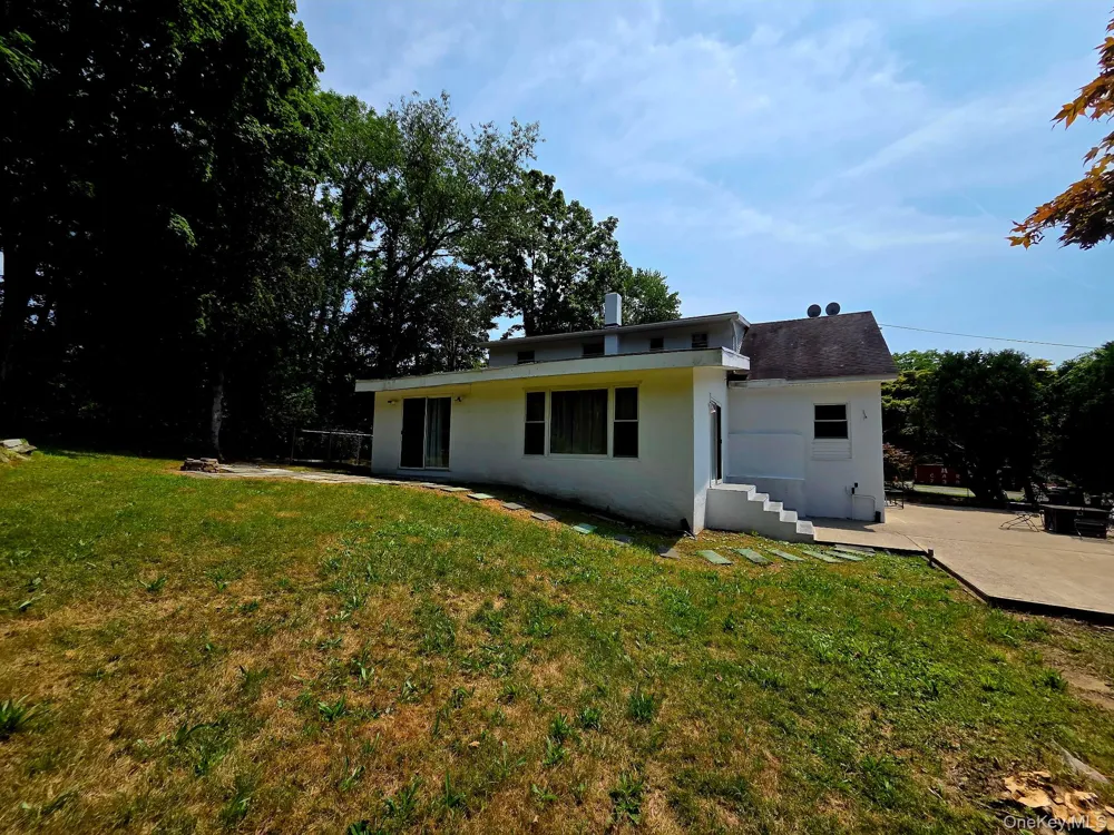 16 Ernest Lane #Apt A Mahopac, NY 10541