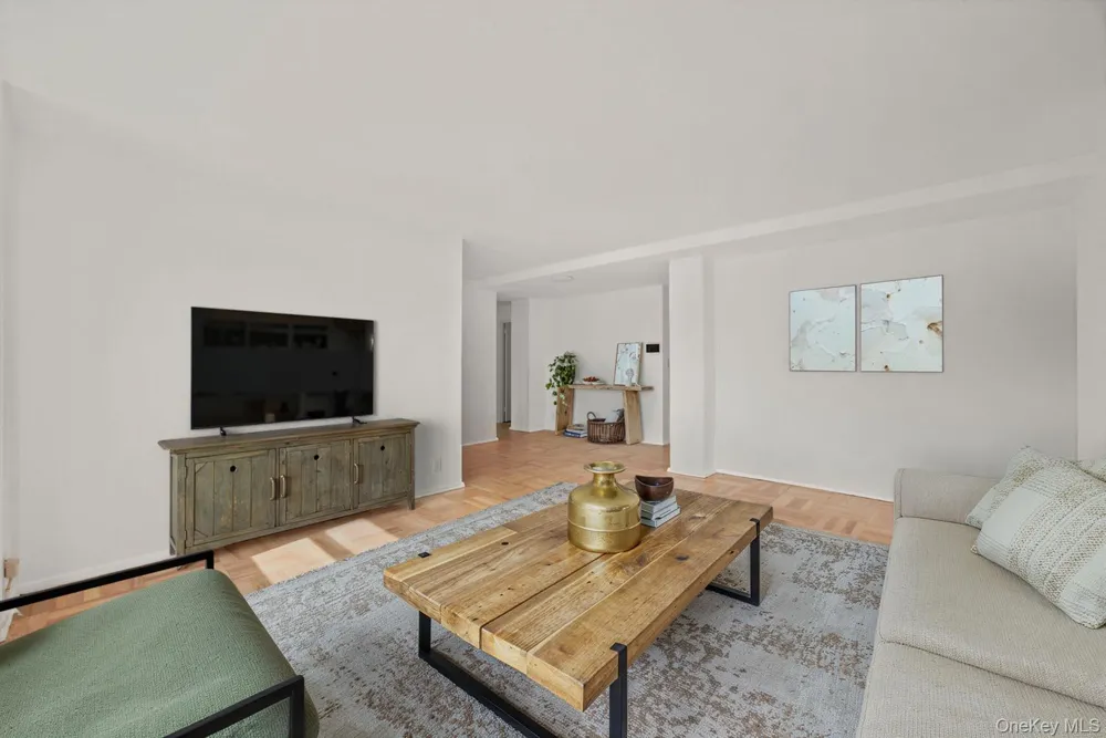 21-41 34th Avenue #14B Astoria, NY 11106