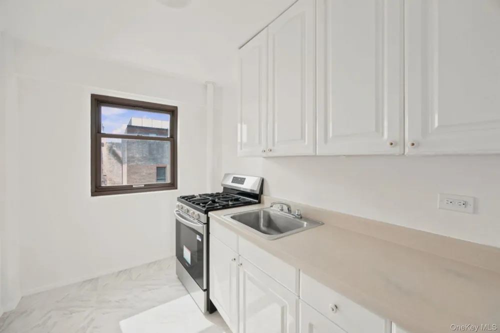 21-41 34th Avenue #14B Astoria, NY 11106