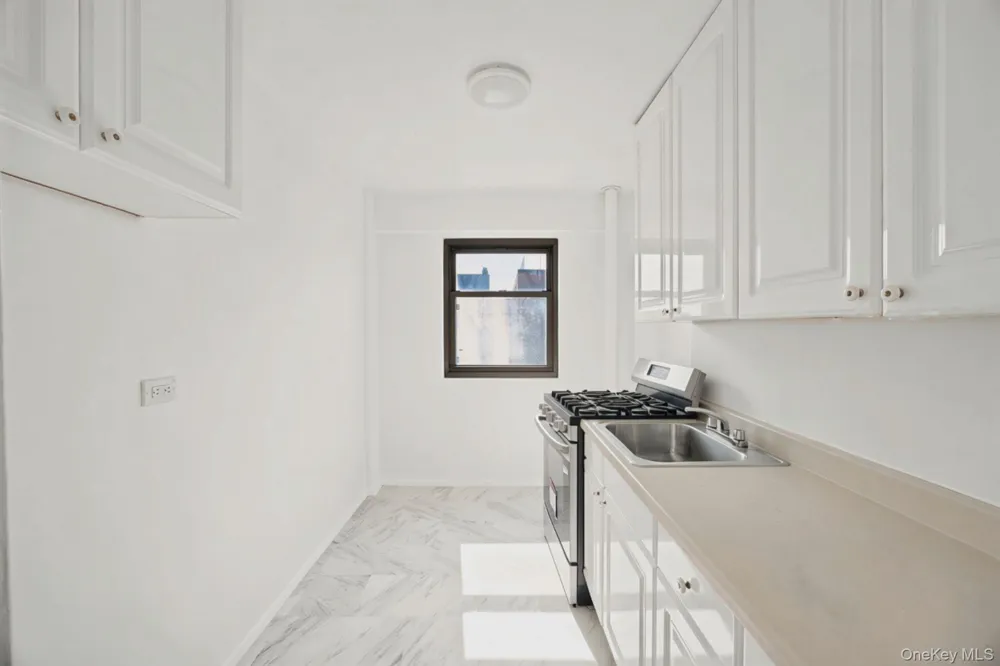 21-41 34th Avenue #14B Astoria, NY 11106