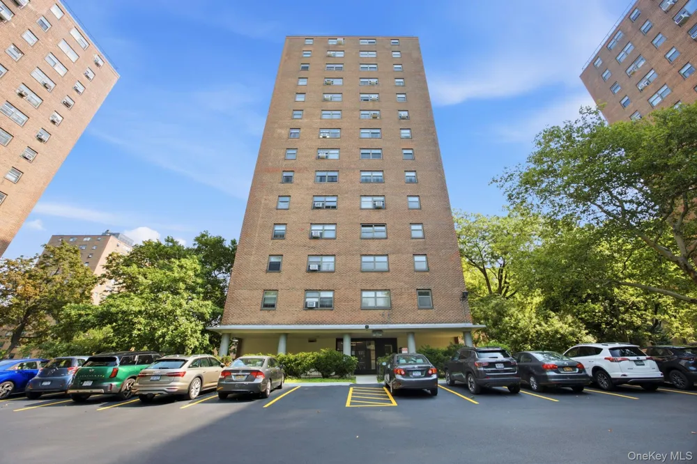 21-41 34th Avenue #14B Astoria, NY 11106