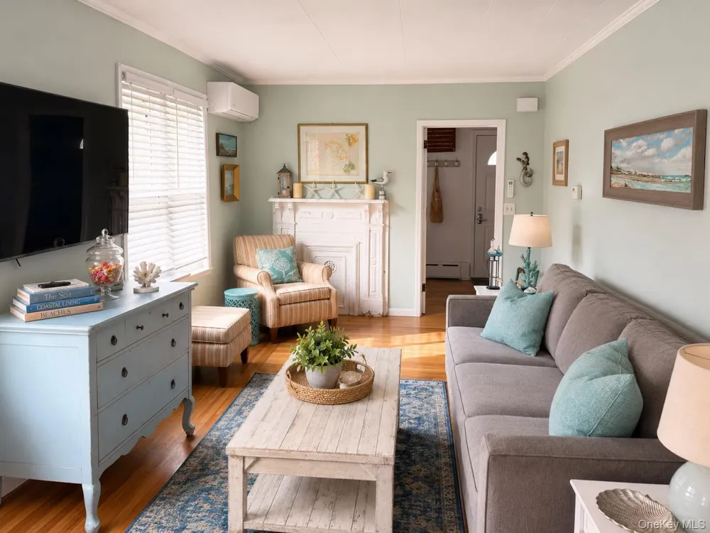 24 Wisconsin Street Long Beach, NY 11561