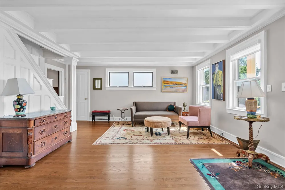 15 Jackson Street Port Washington, NY 11050