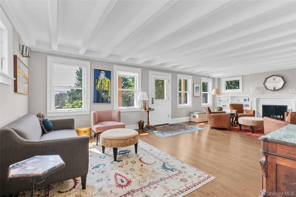 15 Jackson Street Port Washington, NY 11050