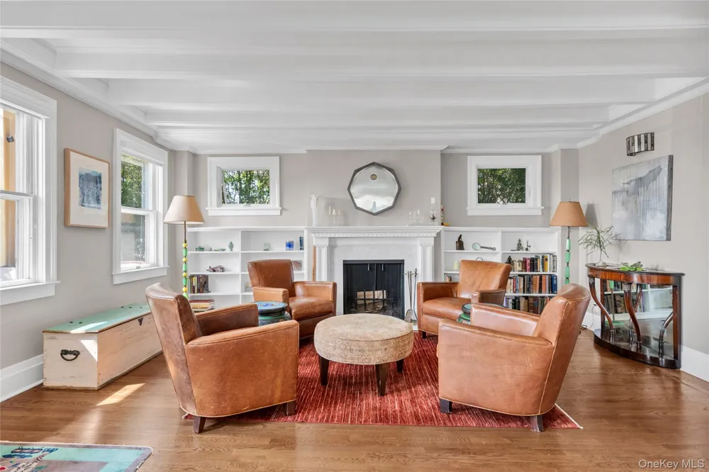 15 Jackson Street Port Washington, NY 11050