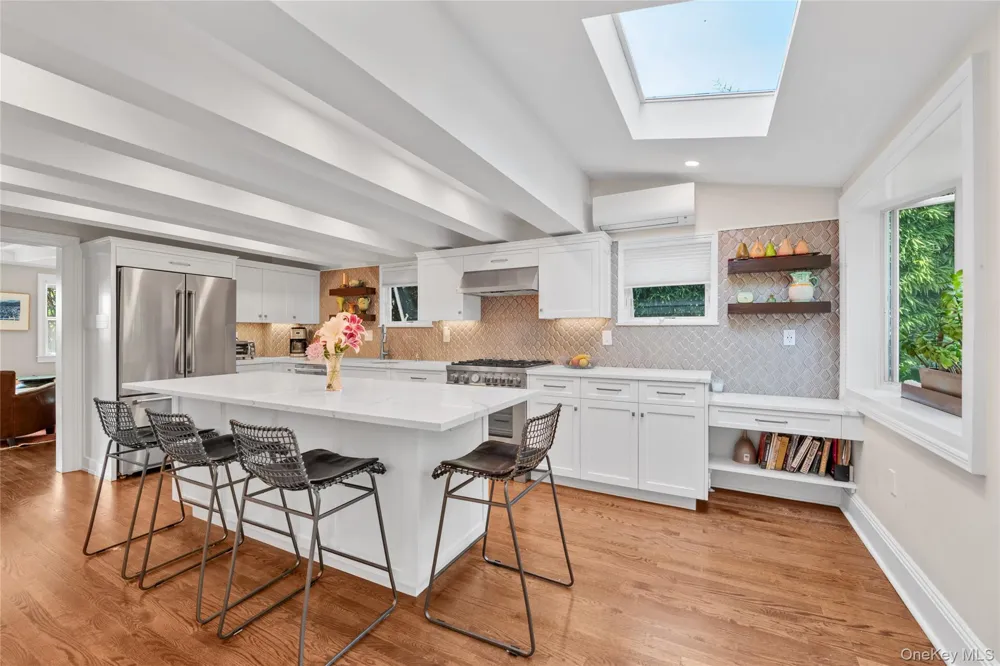 15 Jackson Street Port Washington, NY 11050