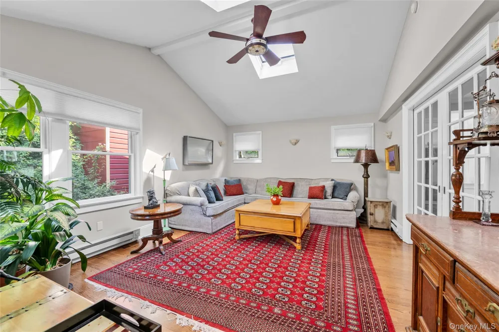 15 Jackson Street Port Washington, NY 11050