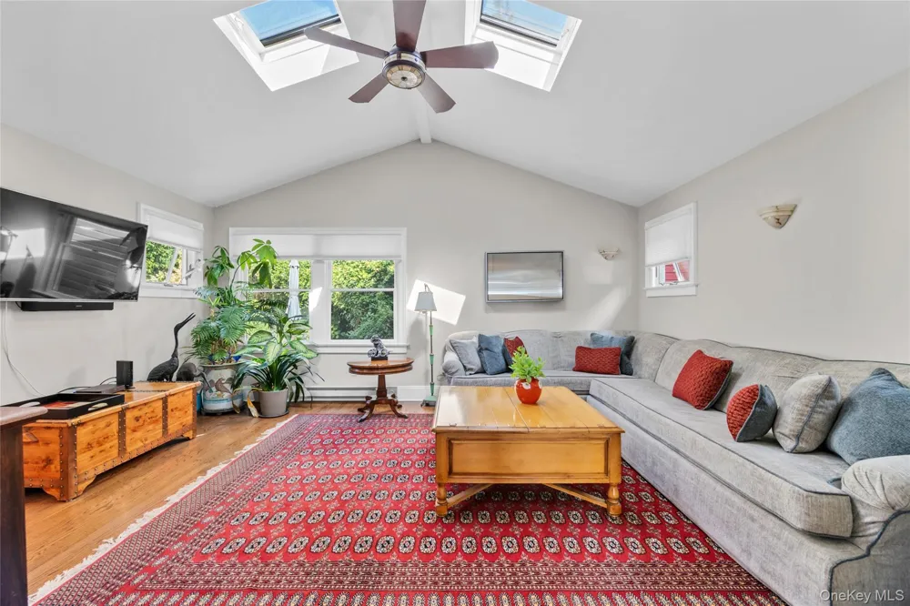 15 Jackson Street Port Washington, NY 11050