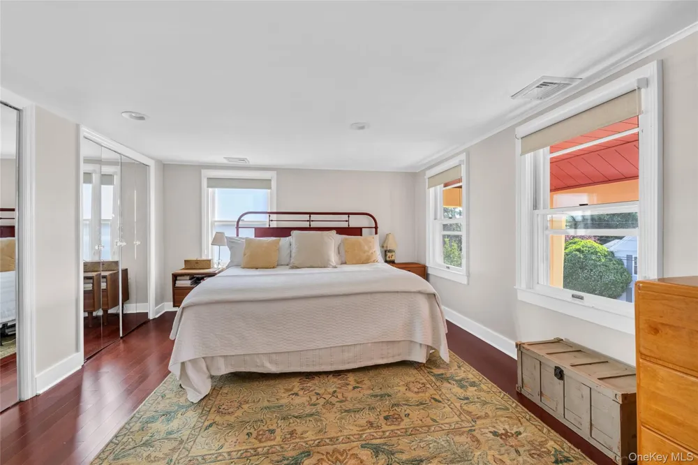 15 Jackson Street Port Washington, NY 11050