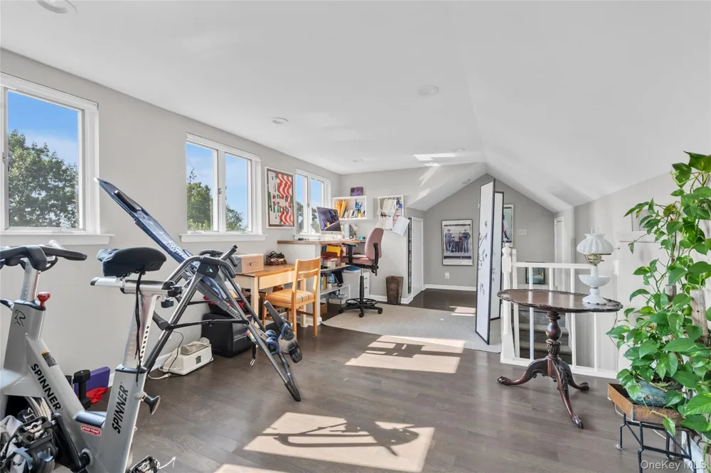 15 Jackson Street Port Washington, NY 11050