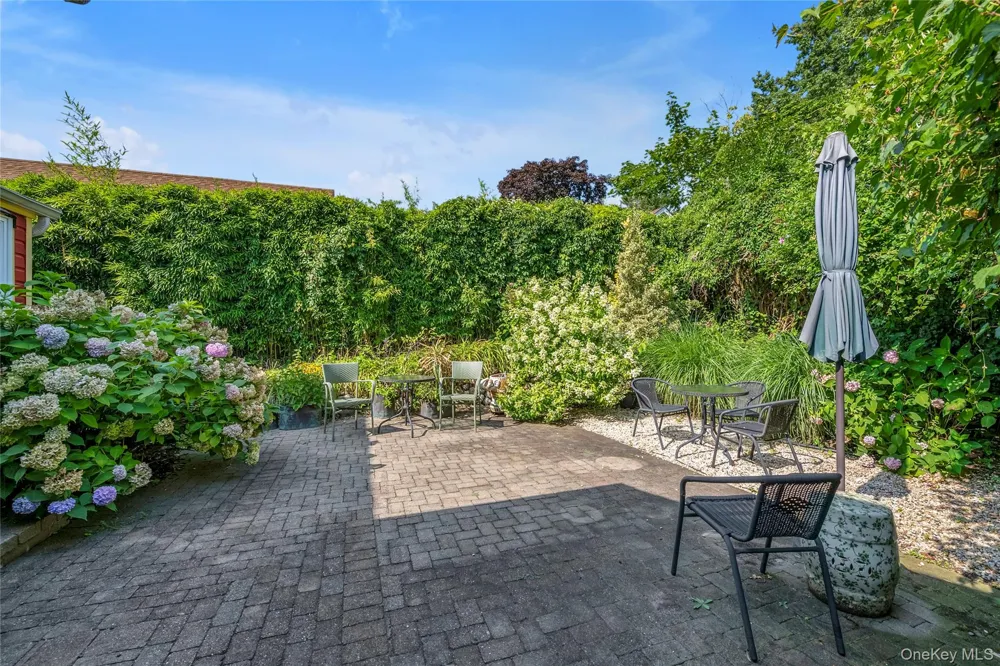 15 Jackson Street Port Washington, NY 11050
