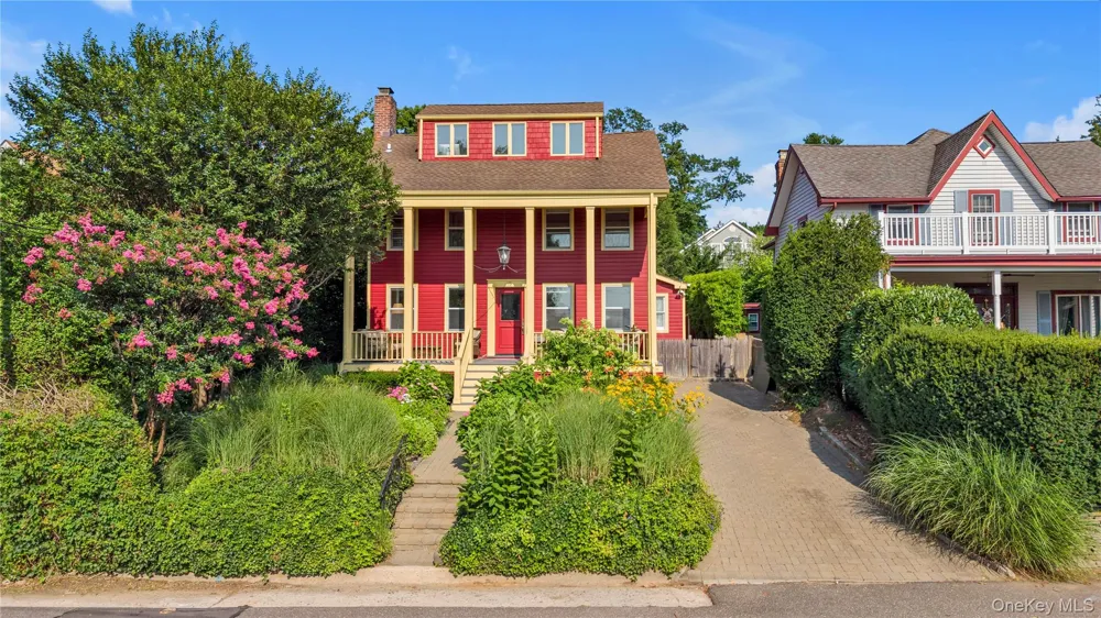 15 Jackson Street Port Washington, NY 11050