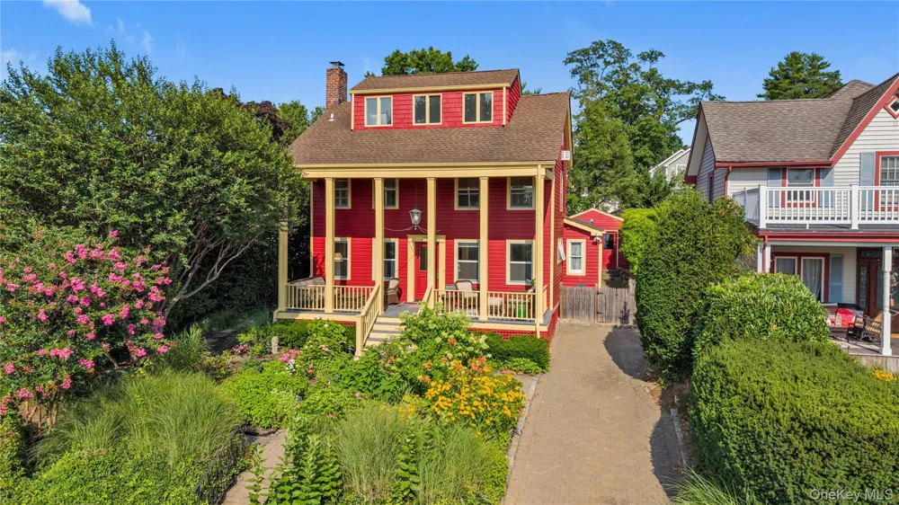 15 Jackson Street Port Washington, NY 11050