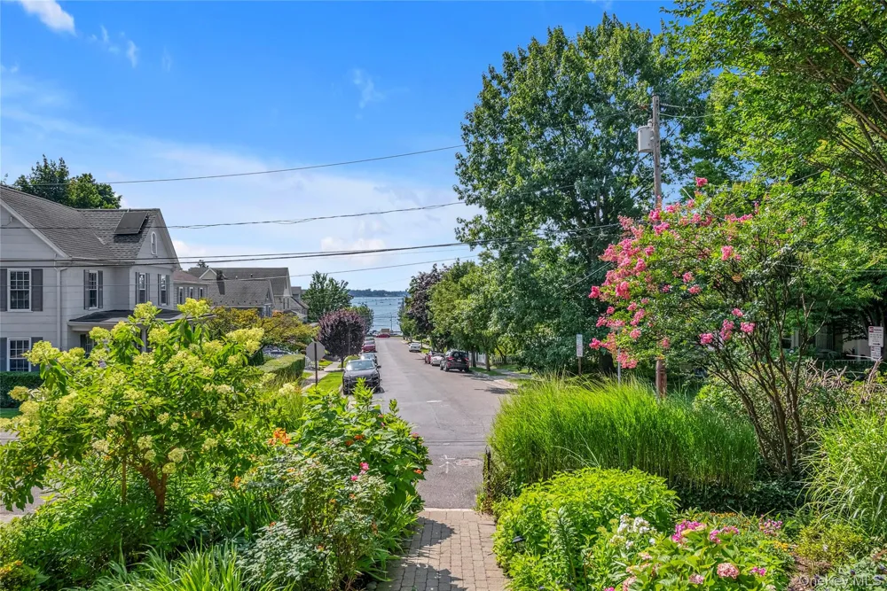 15 Jackson Street Port Washington, NY 11050