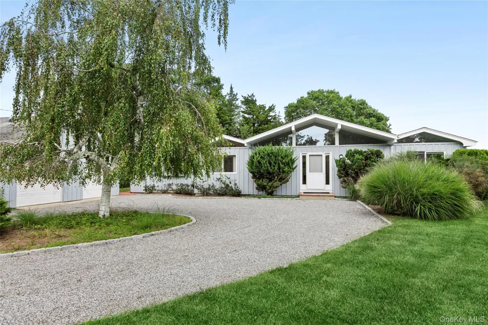 7 S Pond Road East Hampton, NY 11937