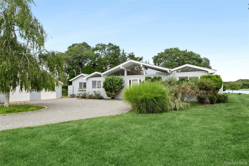 7 S Pond Road East Hampton, NY 11937