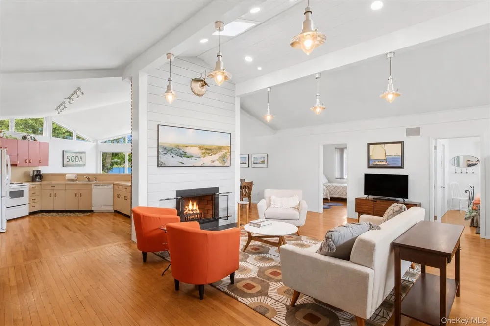 7 S Pond Road East Hampton, NY 11937