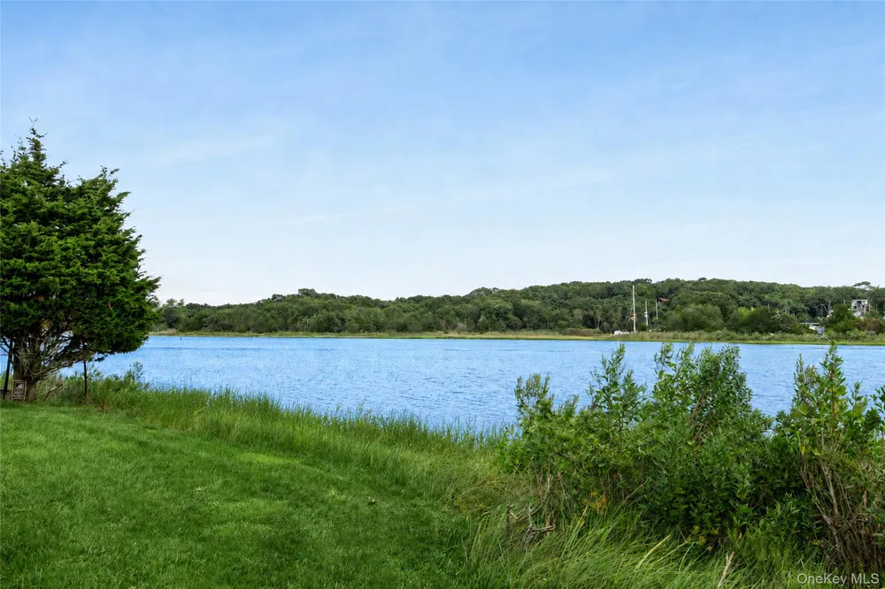 7 S Pond Road East Hampton, NY 11937