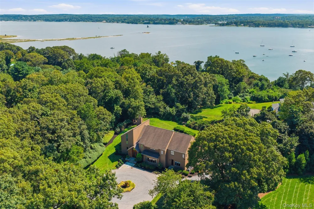 6 Target Rock Drive Lloyd Harbor, NY 11743