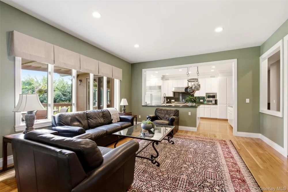 6 Target Rock Drive Lloyd Harbor, NY 11743