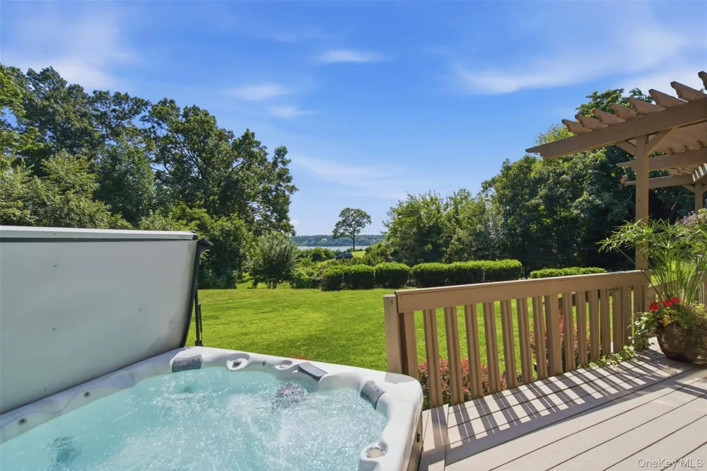 6 Target Rock Drive Lloyd Harbor, NY 11743