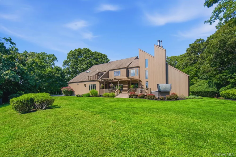 6 Target Rock Drive Lloyd Harbor, NY 11743