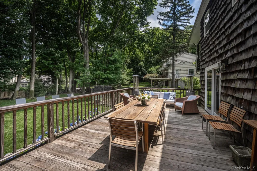 15 Laurel Hill Road Dobbs Ferry, NY 10522