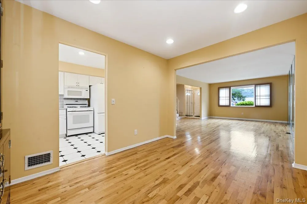 1810 Front Street #29 East Meadow, NY 11554