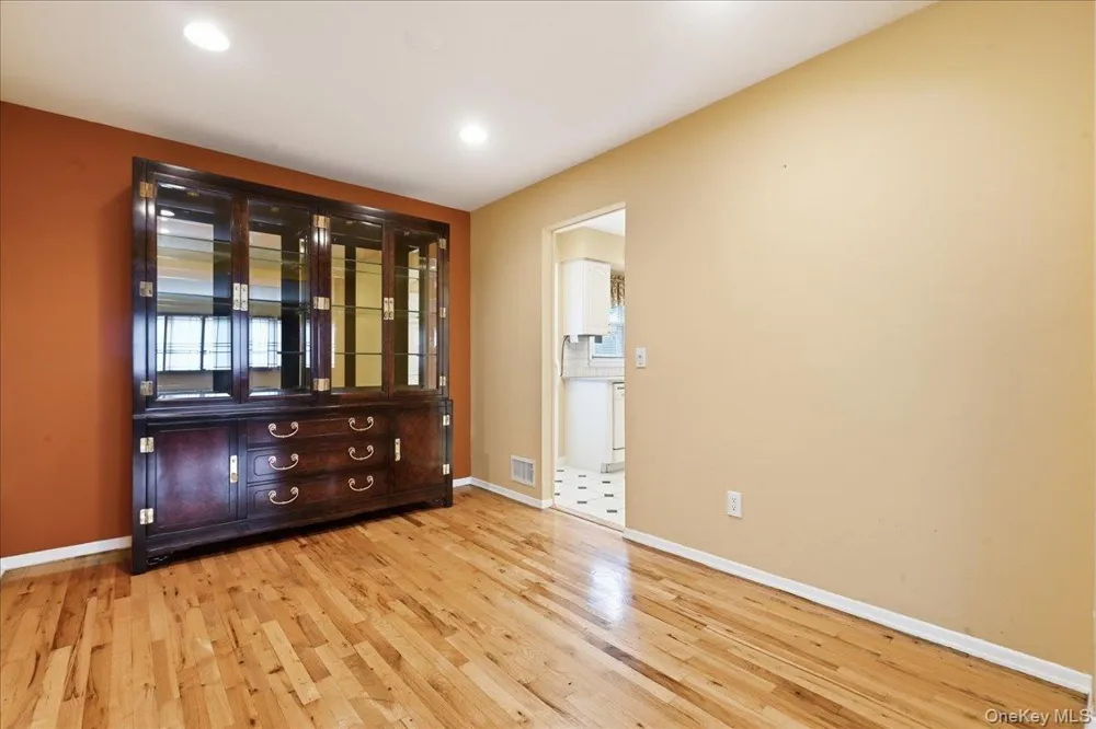 1810 Front Street #29 East Meadow, NY 11554