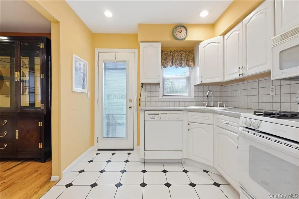 1810 Front Street #29 East Meadow, NY 11554
