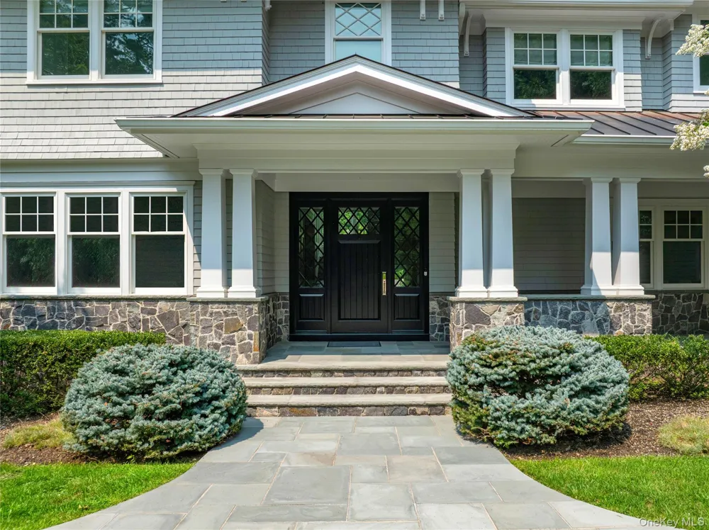 65 Spruce Street Roslyn Harbor, NY 11576