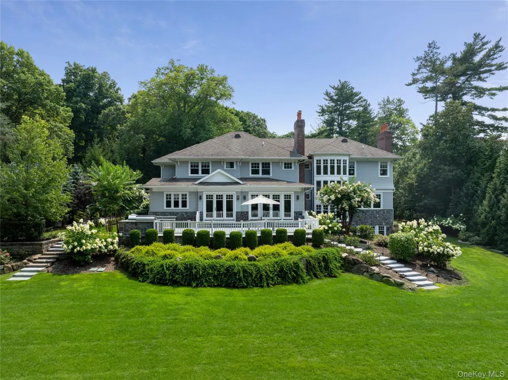 65 Spruce Street Roslyn Harbor, NY 11576