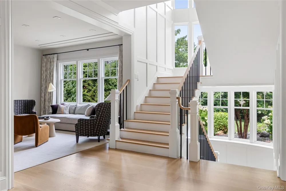 65 Spruce Street Roslyn Harbor, NY 11576