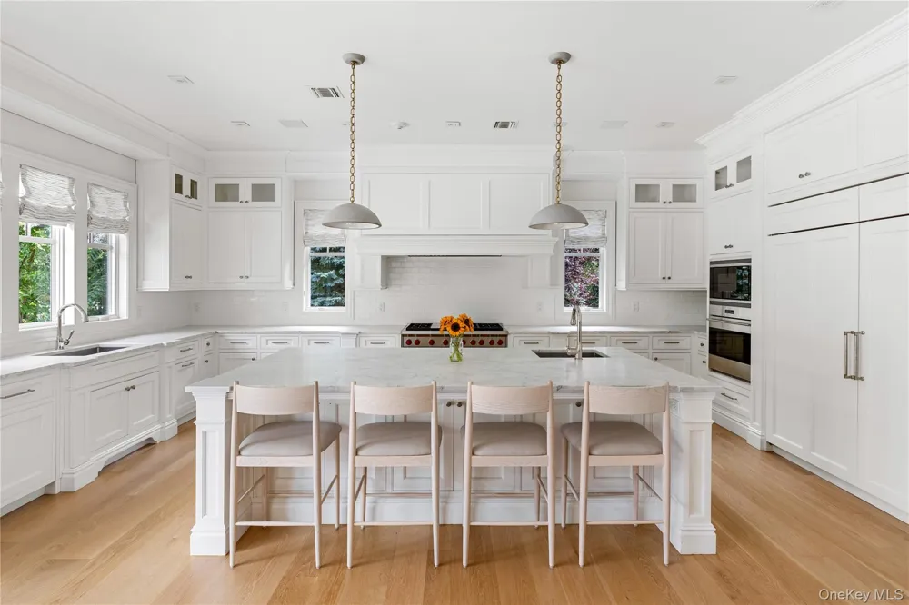 65 Spruce Street Roslyn Harbor, NY 11576