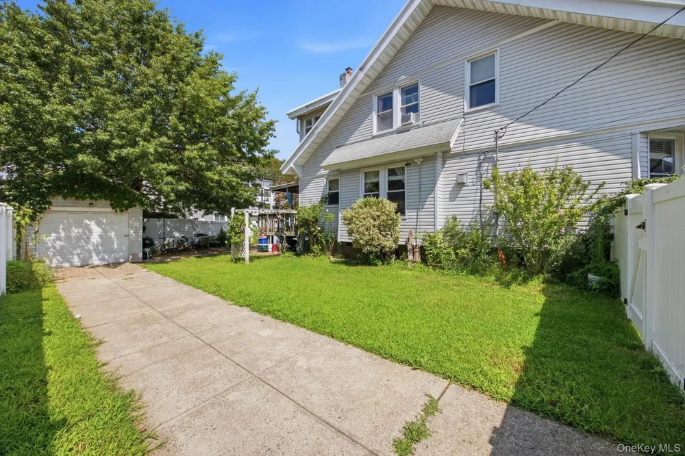 93-27 92nd Avenue Woodhaven, NY 11421