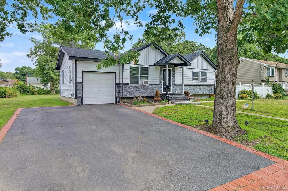 1085 Bay Shore Avenue Bay Shore, NY 11706