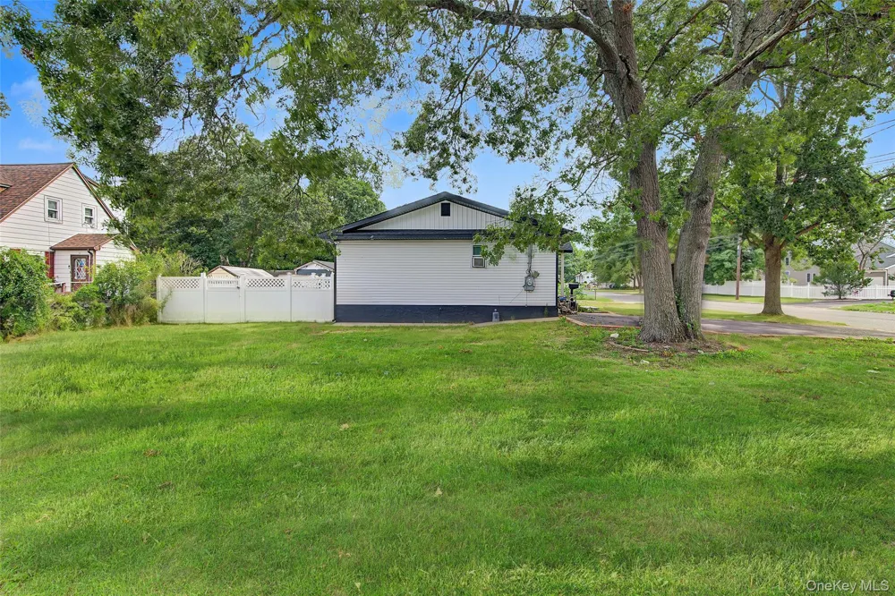 1085 Bay Shore Avenue Bay Shore, NY 11706